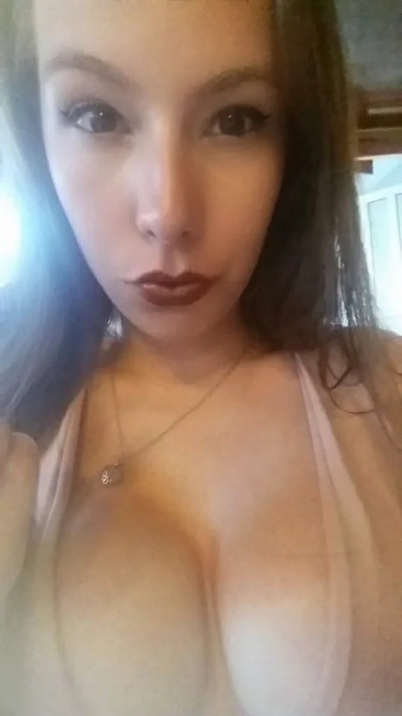 Brunette UK Scottish Chav Slut image 36