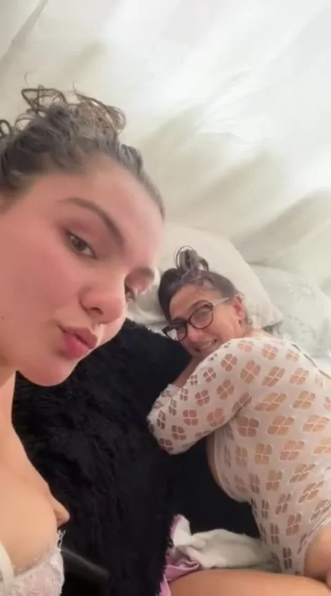 Mãe e Filha Vazou 😱😈 main image