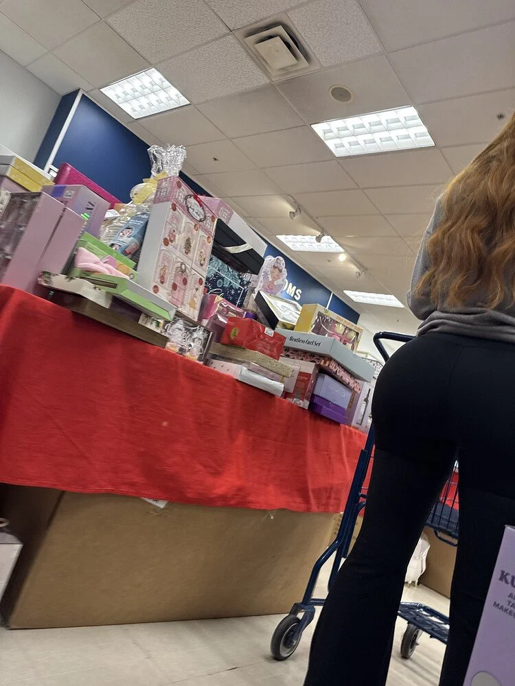 Blonde Pawg With A Big Bbl Booty image 3