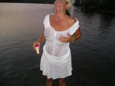 svensk milf cover image
