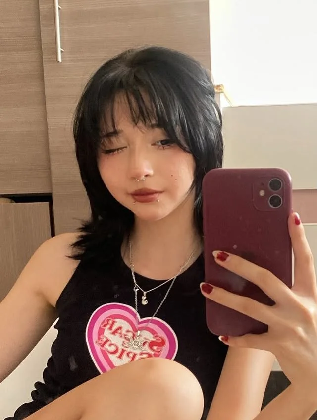 Una sexy gótica, deliciosa puta main image