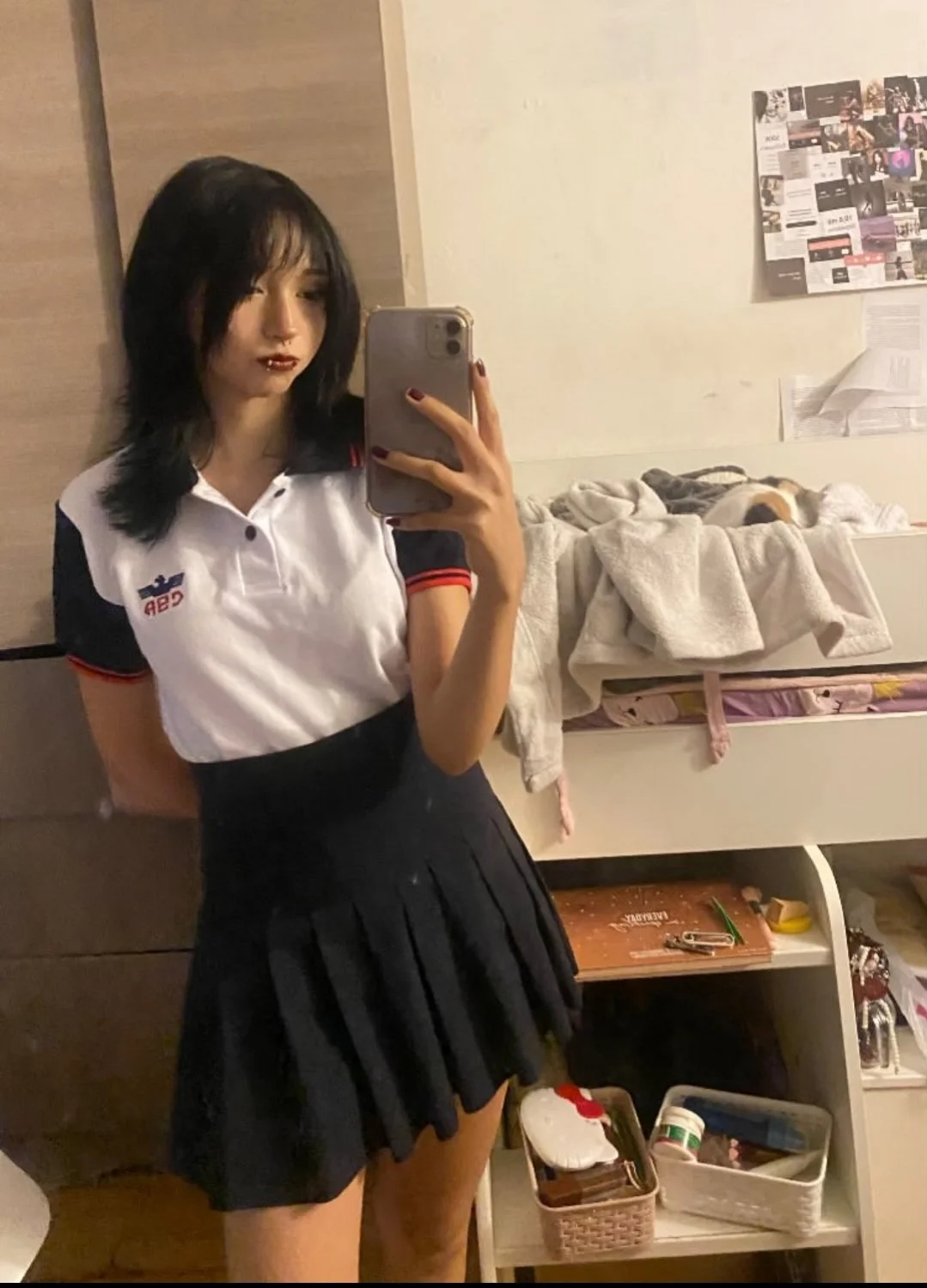 Una sexy gótica, deliciosa puta image 5