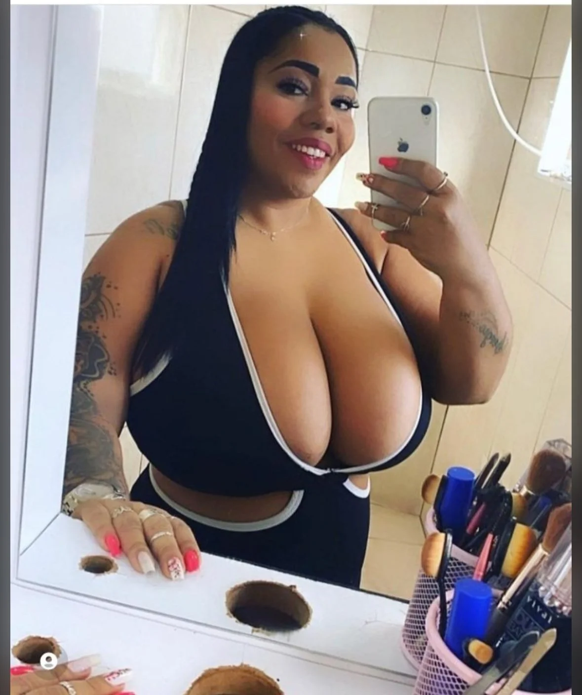 Morena gostosa main image