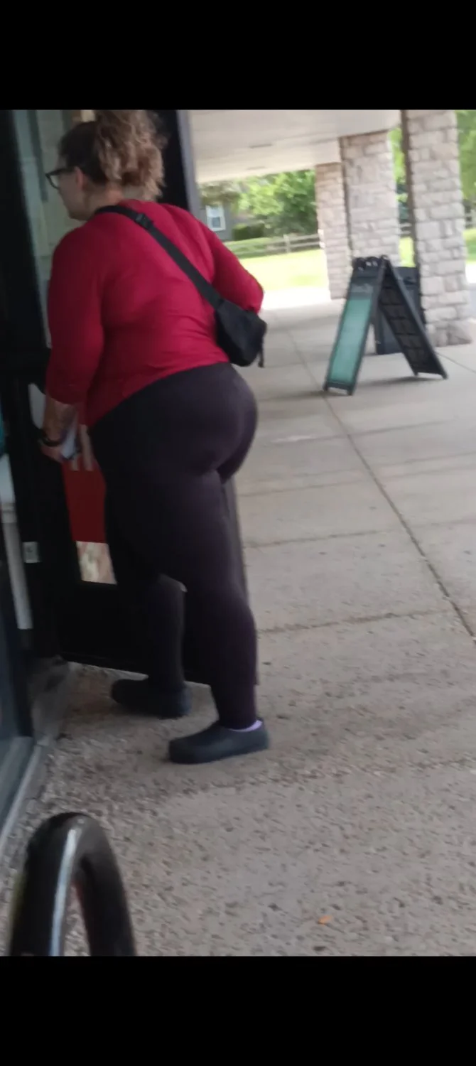 Big booty bbw went into the store I had to wait until she comes out to get her number nude coming 😍 main image