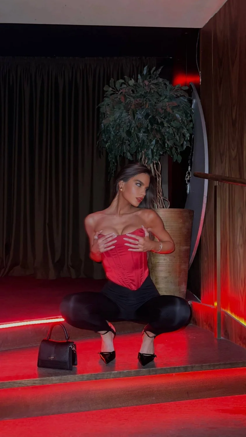 Perfect skinny 18year old model (updated) image 3