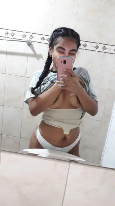 Panameña caliente cover image