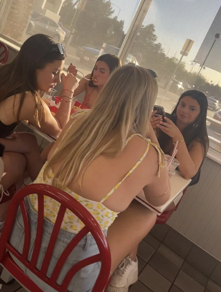 REAL COLLEGE FRAUEN image 15