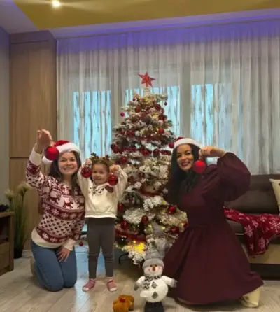You seen the other pictures of this bitch family woman my ass. Her top 2 fans monthly send me vids cover image