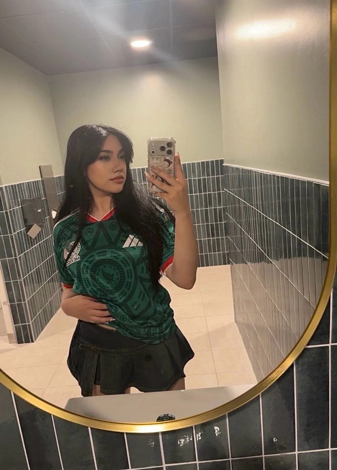 I ain’t even into soccer but these bitches love to rep 🇲🇽 image 10
