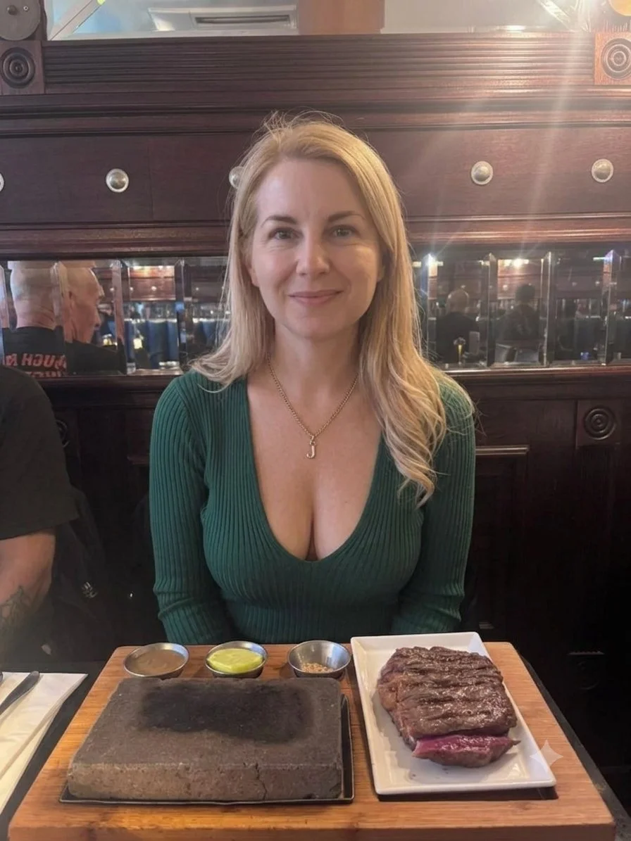Webslut hotwife main image