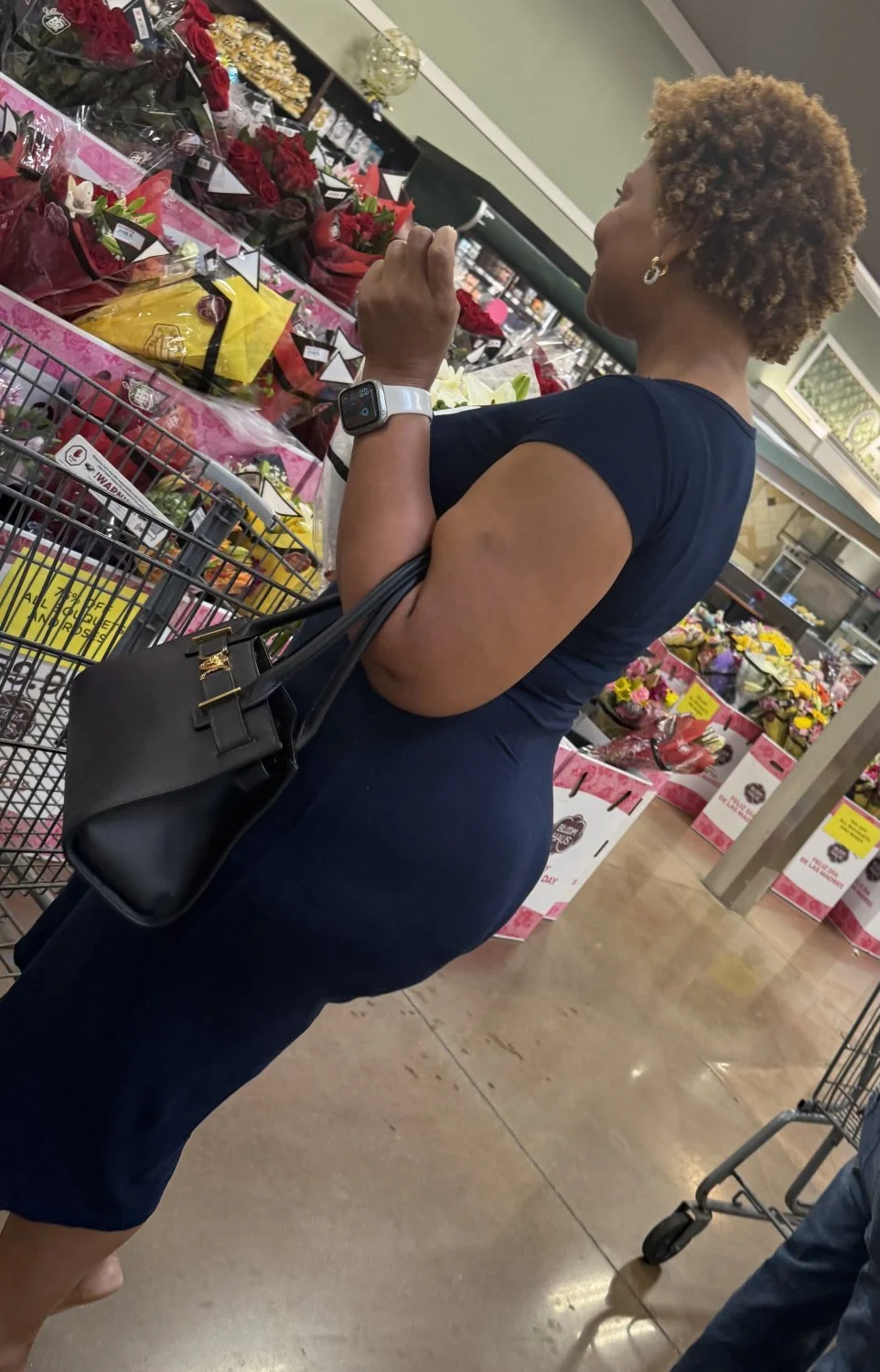 Thick ass ol Lady image 13