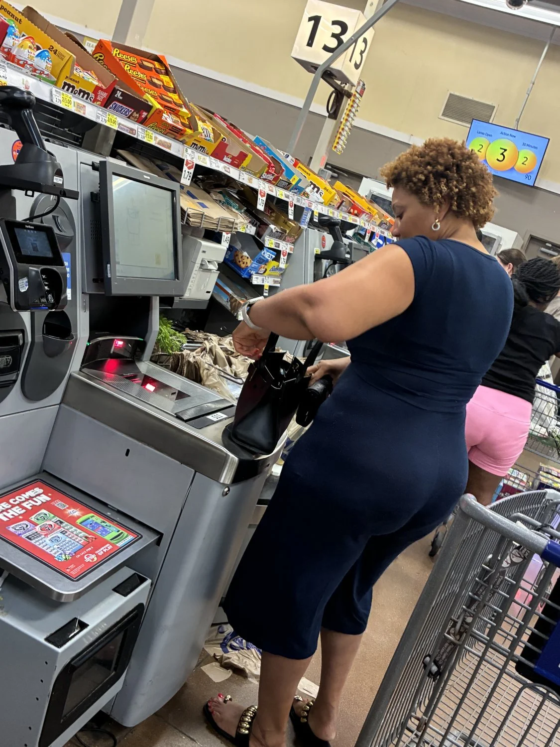 Thick ass ol Lady image 14