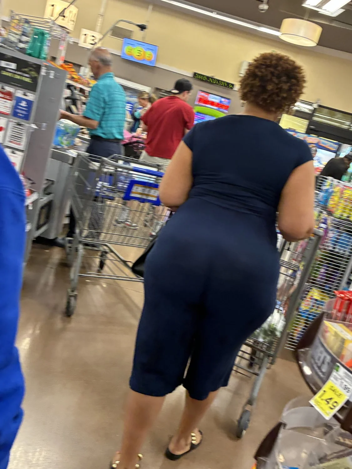 Thick ass ol Lady image 15