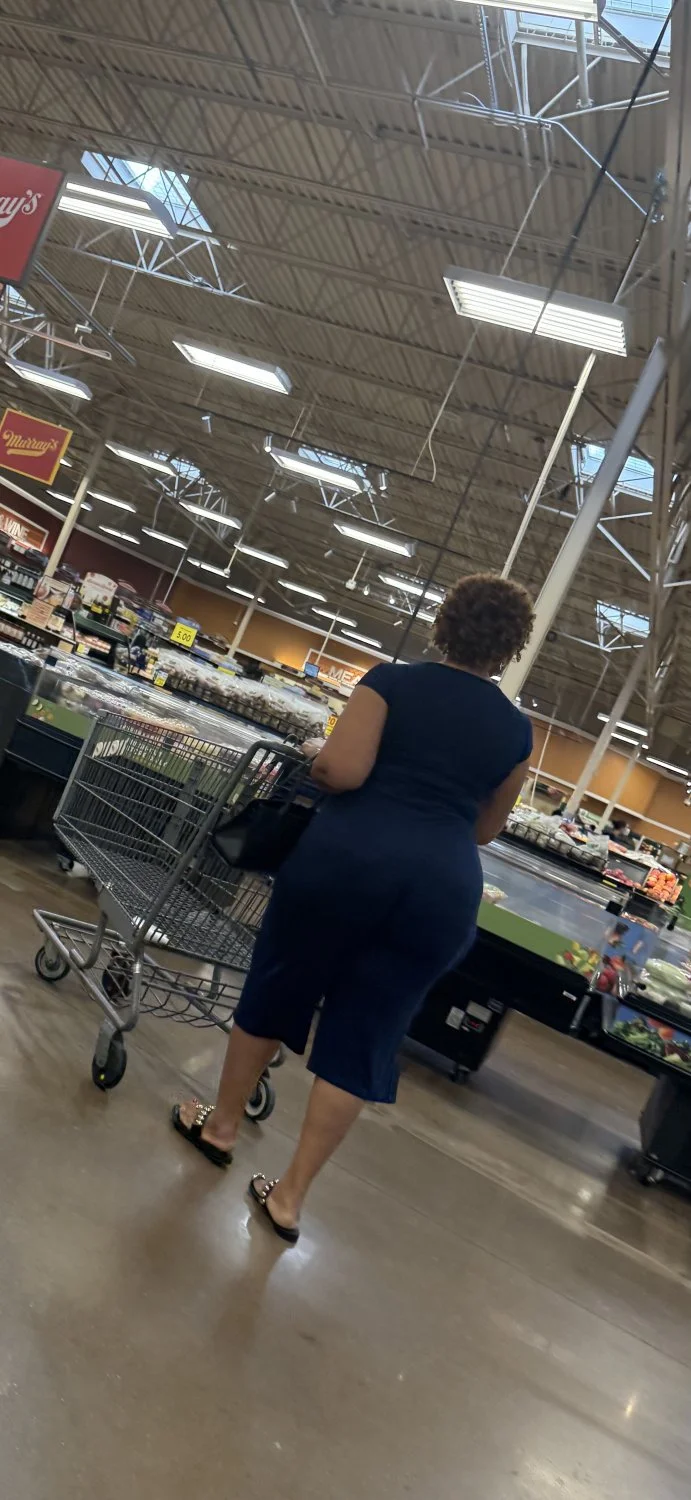 Thick ass ol Lady image 17
