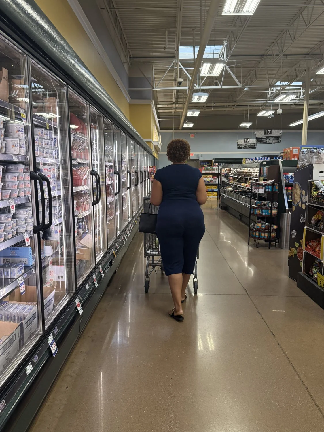 Thick ass ol Lady image 23