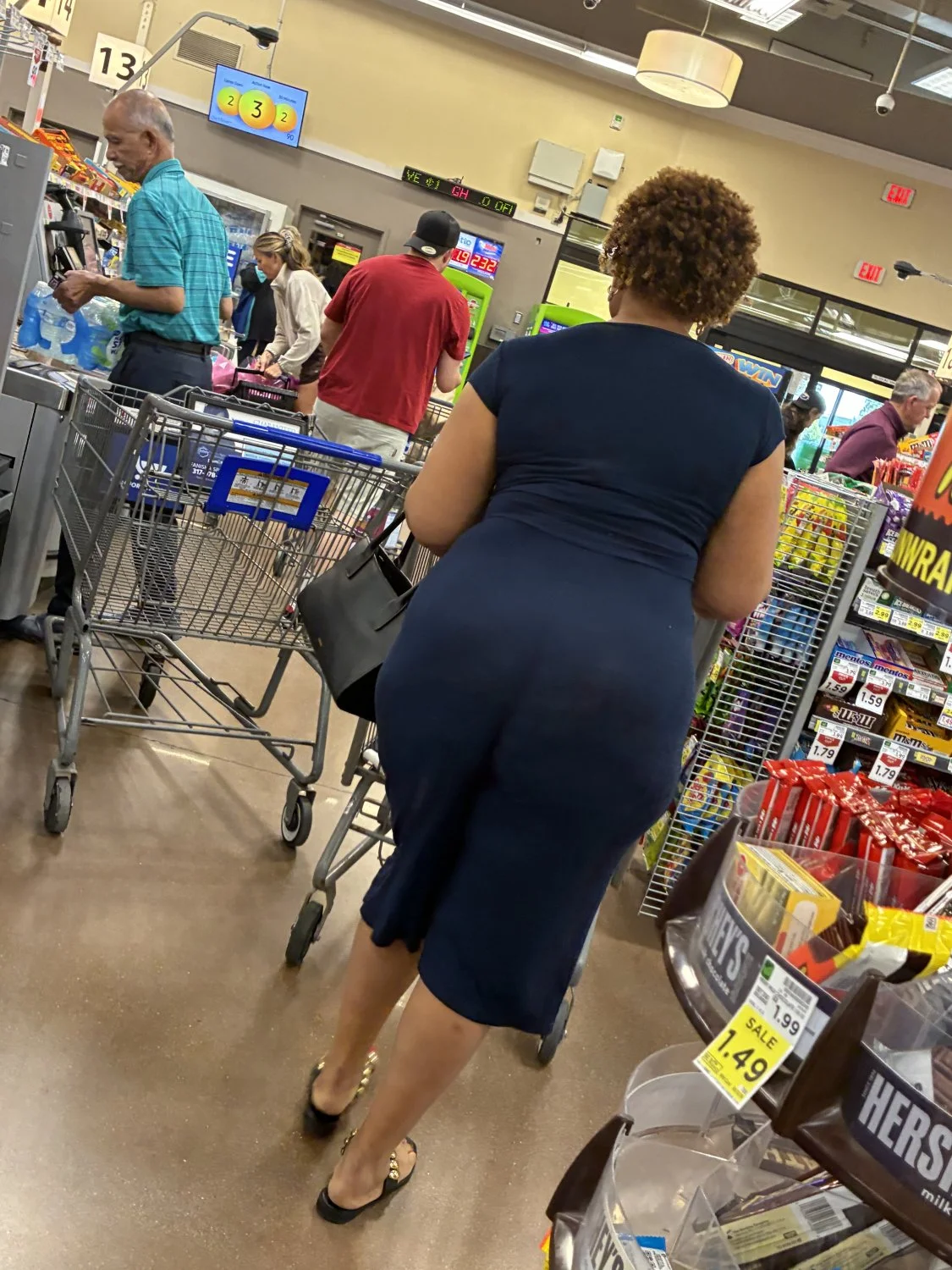Thick ass ol Lady image 27