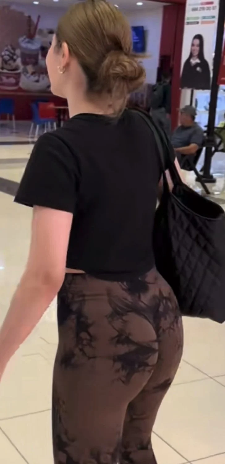 culona en leggins image 11