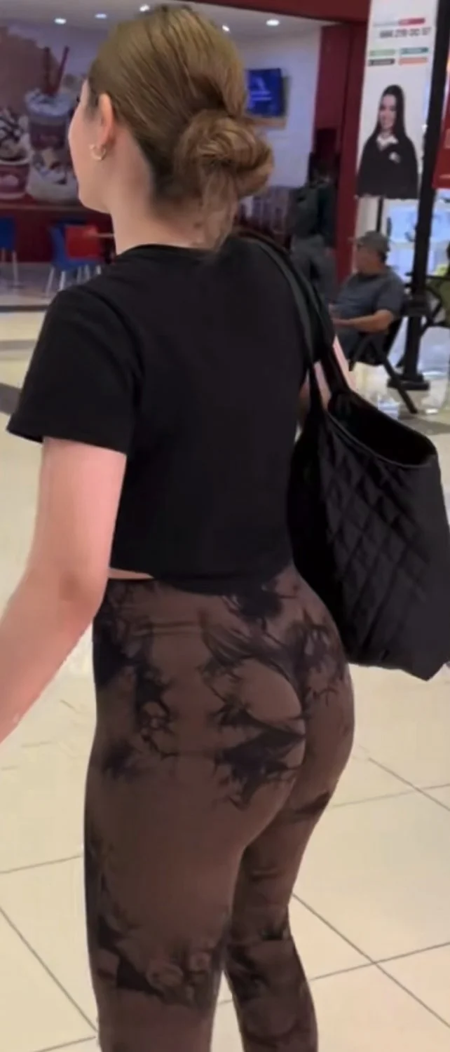 culona en leggins image 14