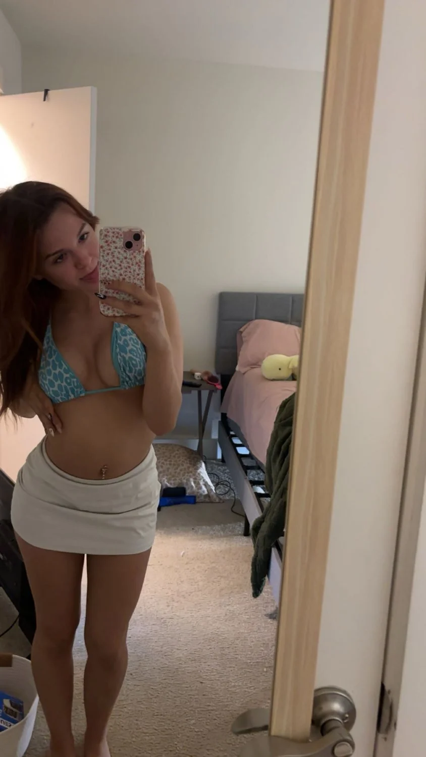 Barely legal teen with a fat ass main image