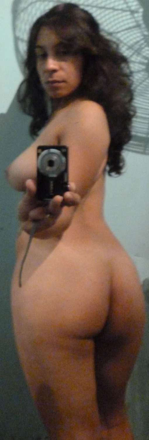 exhibiendo a mi mujer, morocha y bien puta - le encanta el gang bang -2 image 16