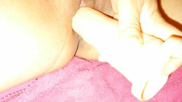 exhibiendo a mi mujer, morocha y bien puta - le encanta el gang bang -2 image 7
