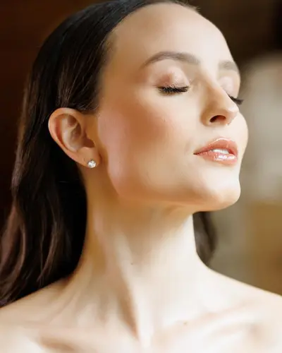 Larissa Manoela...famosa gostosa e linda cover image