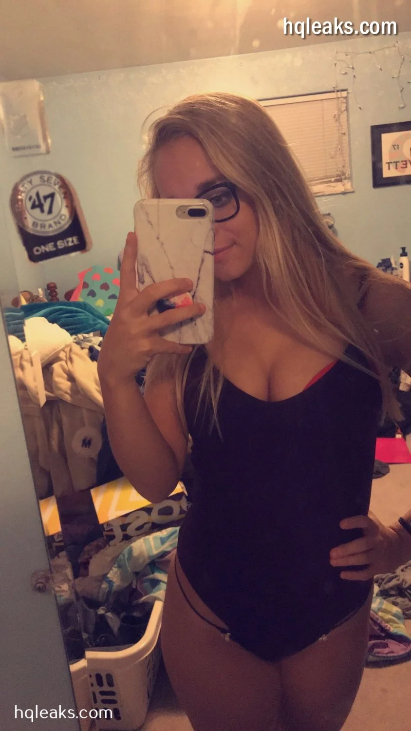 Sexy blonde jennyG image 3