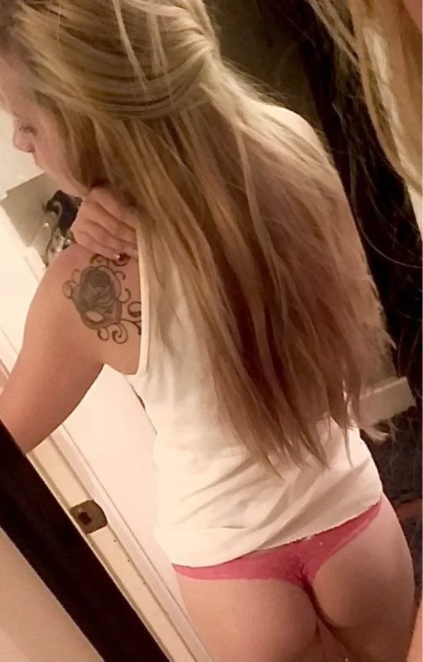 Busty Slut expose main image