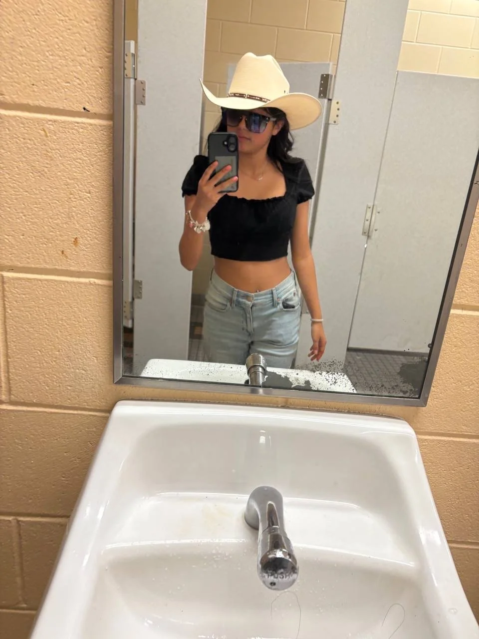 Webslut-Latina Teen Thot-Raquel-Lost image 32