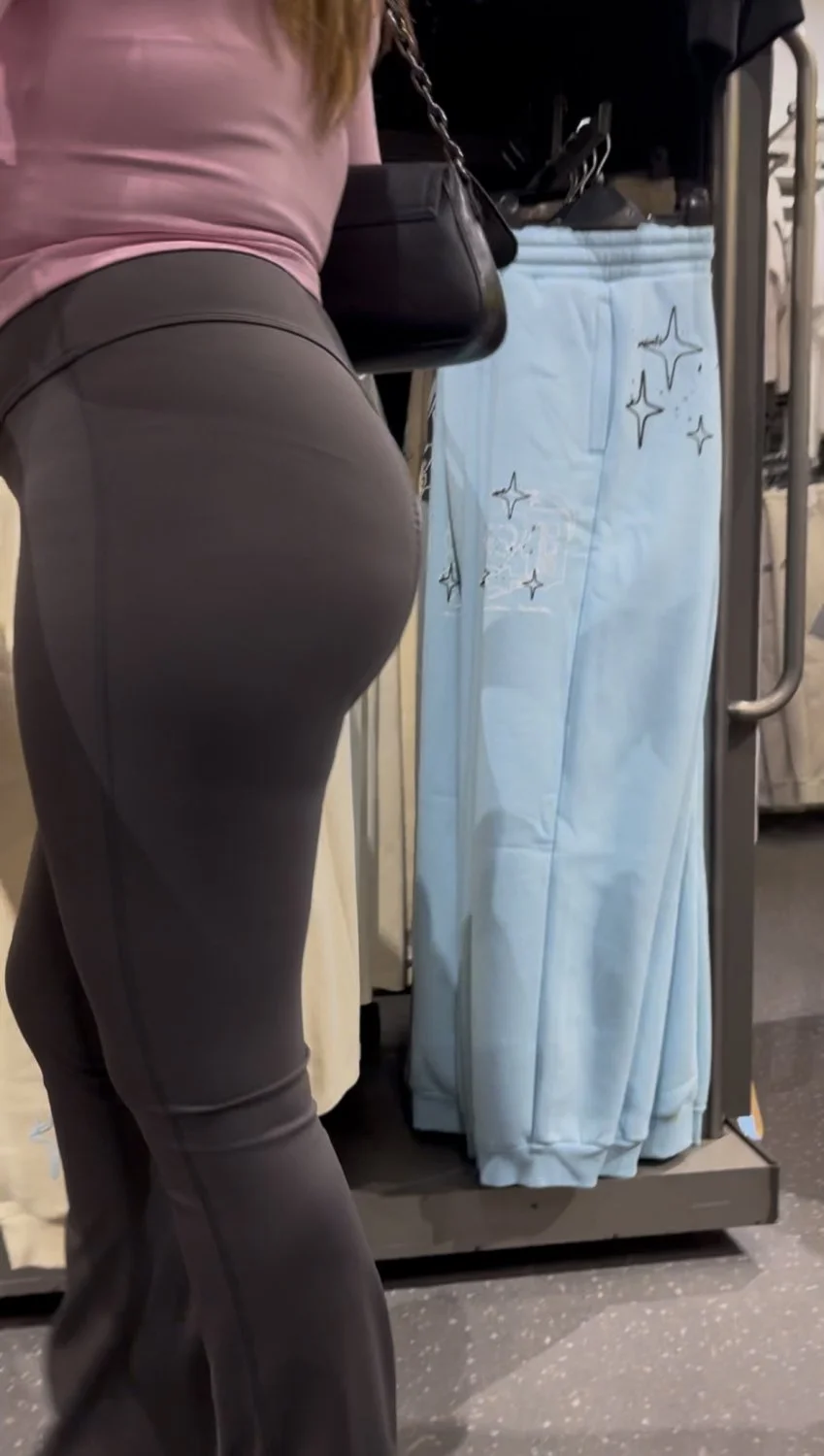 thicc asian ass caught at the mall image 13