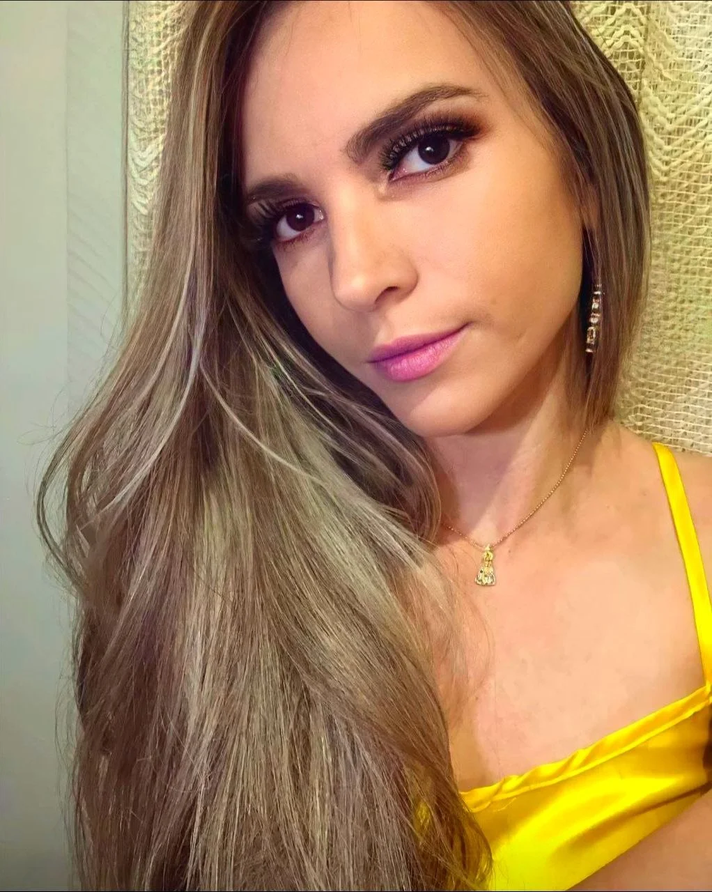 Loira gostosa perdeu o celular e foi vazada image 2
