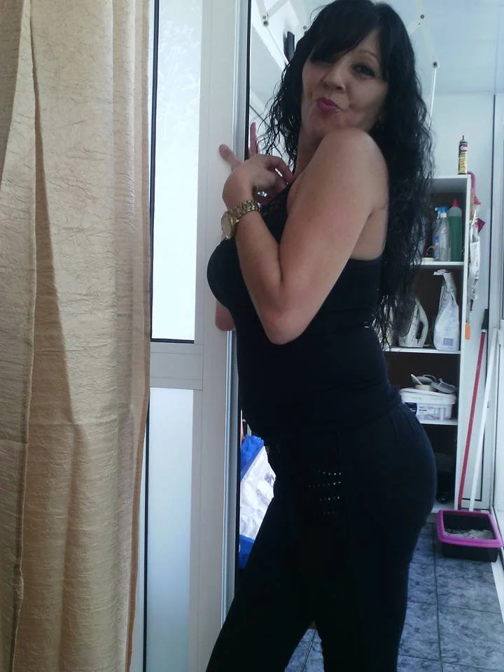 Cucks mom Carmen image 2