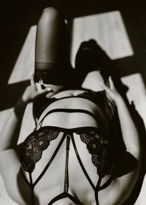 Something is different in the UTAH water boudoir image 14