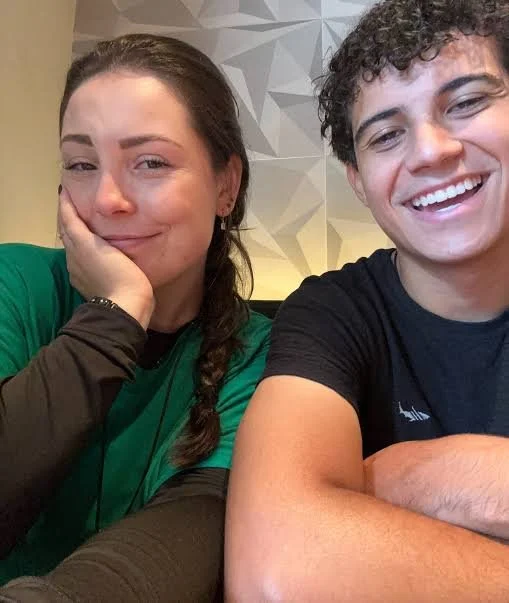 Puta branquinha do personal corno brocha, vagabunda doida pra ficar entupida de leite de tarado✊🏿💦 image 1