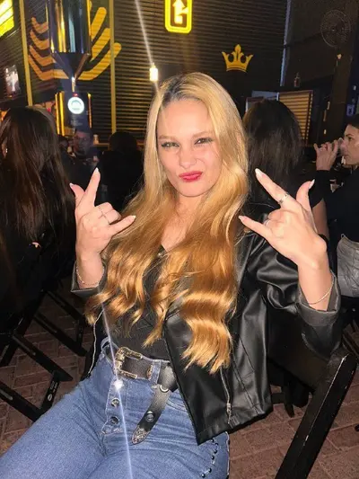 Loira gostosa foi vazada pagando um boquete pro namorado beta! novinha caiu na net fudendo cover image