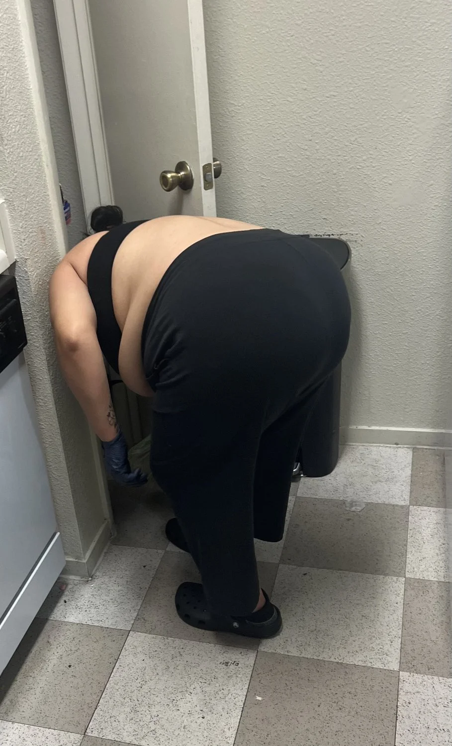 I love taking pics of my sister Marcy’s ass 😈 image 14