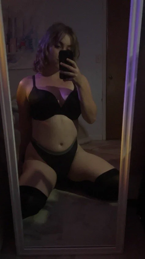 Liz young irl goonbait image 2