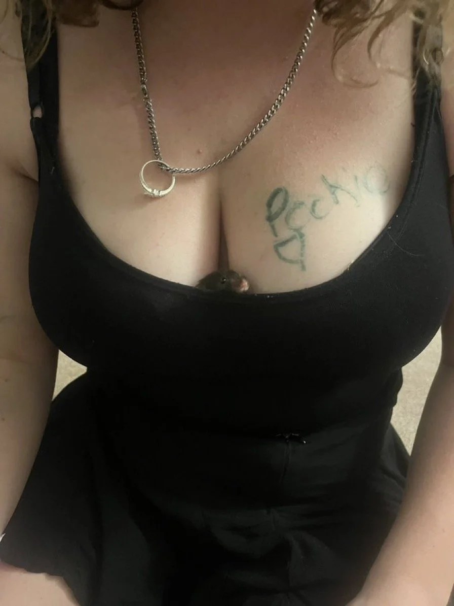 Liz young irl goonbait image 3