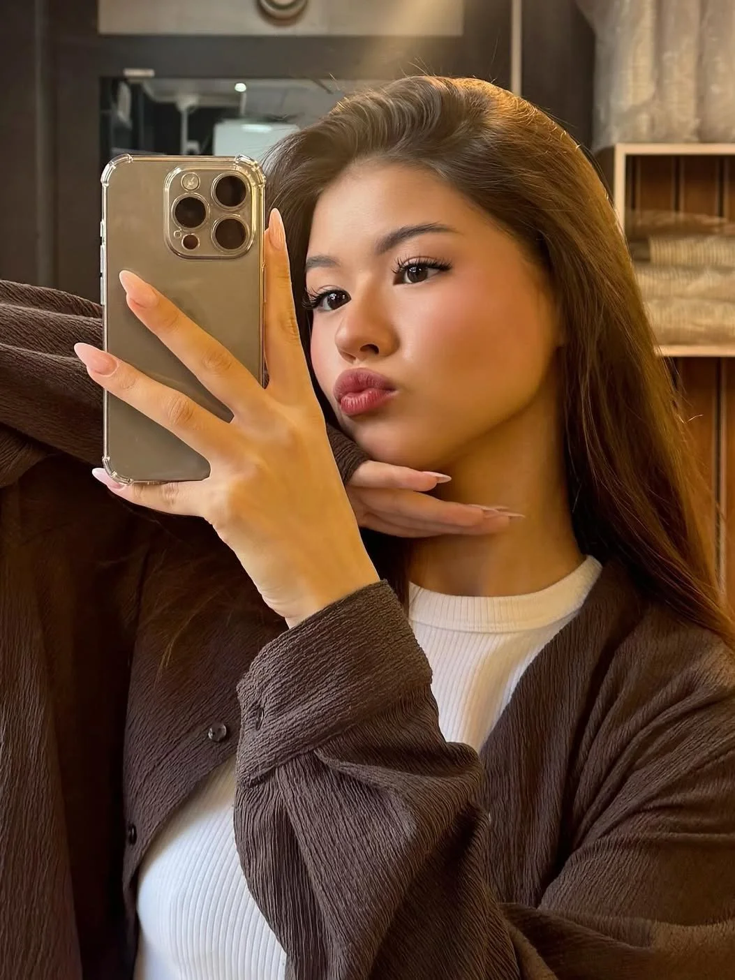 Asian girl feet main image