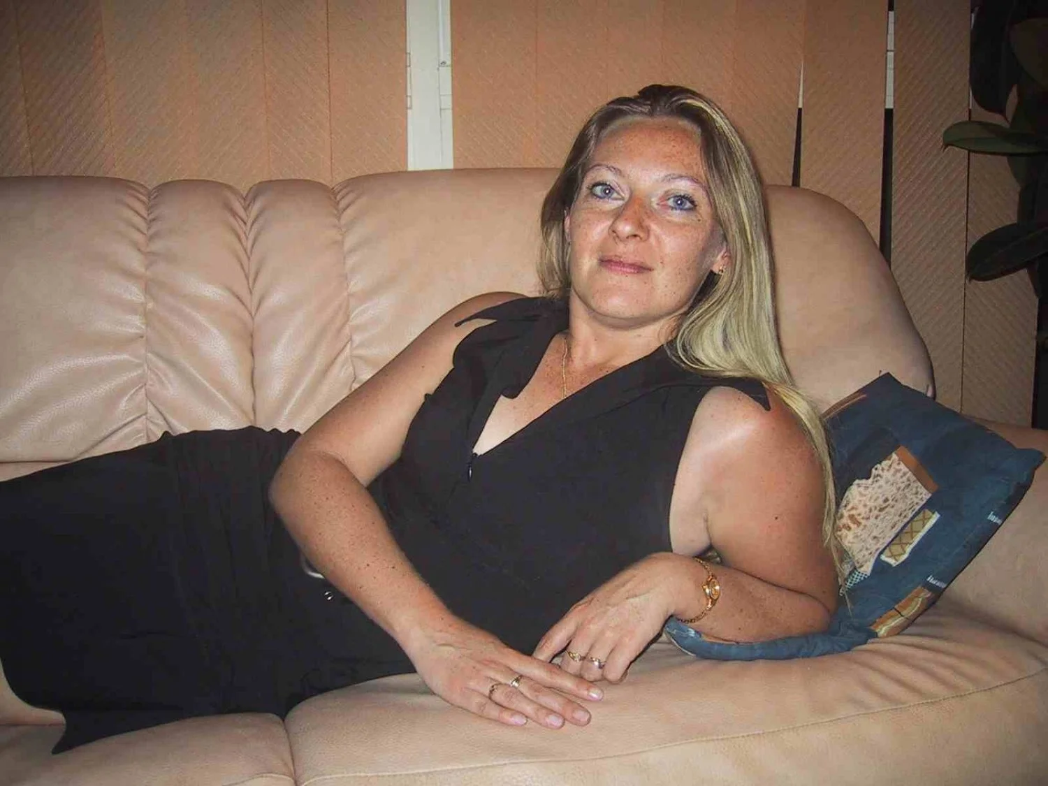 Francine - Amateur French Milf. image 29