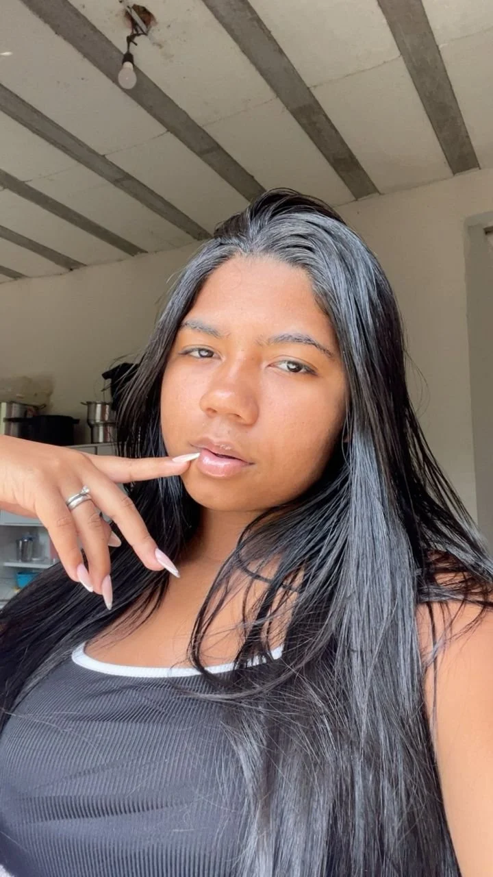 Juliana de Ribeirão Preto, caiu na net mamando o amigo. main image