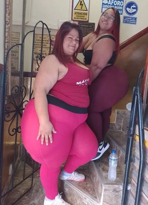ESMERALDA La Modelo Más Gigante de la Talla SSBBW. image 49