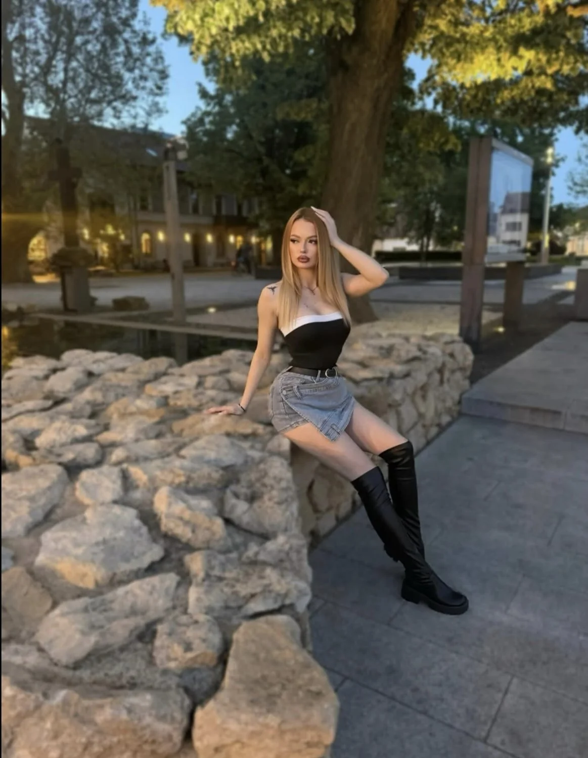 Thick and busty Romanian slut Amelia image 11