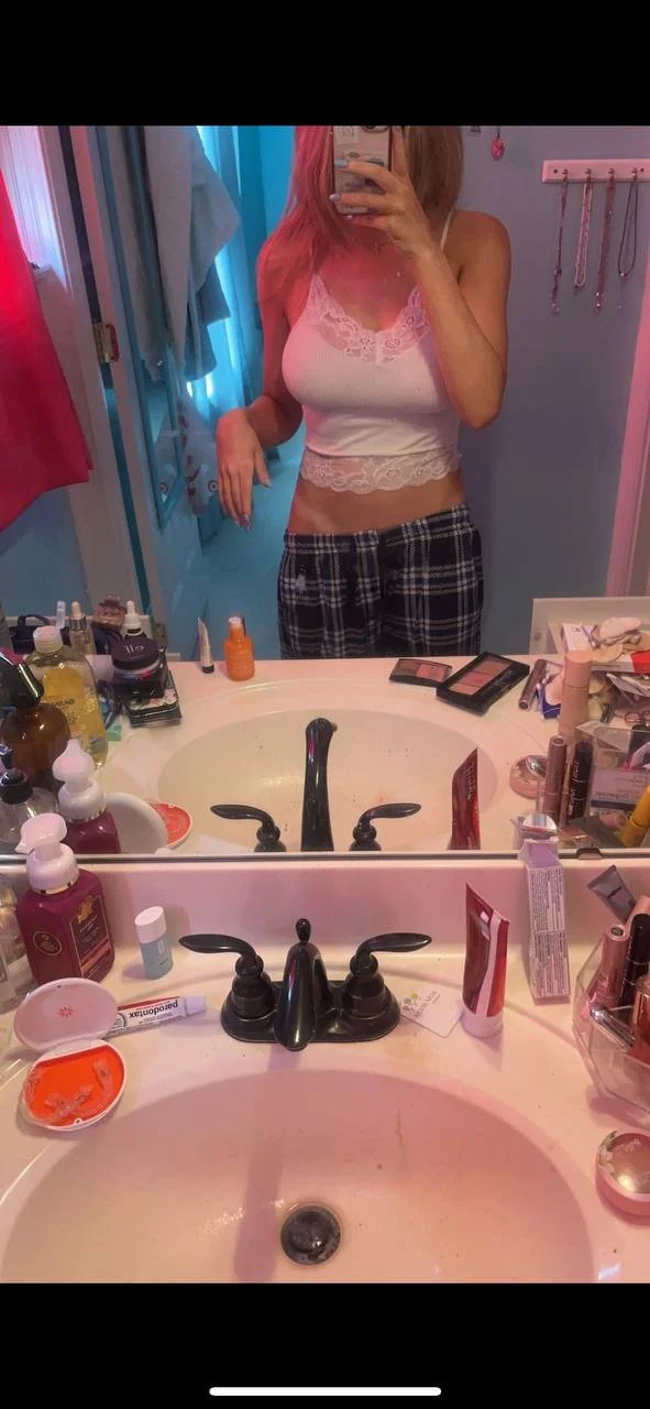 Anna 19 image 19