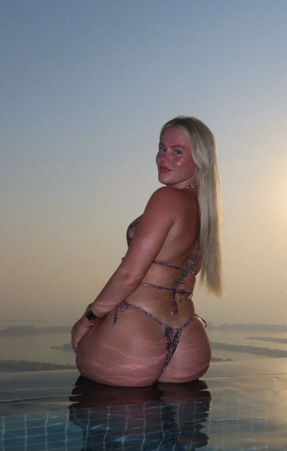 BRIT SNOWBUNNY image 5