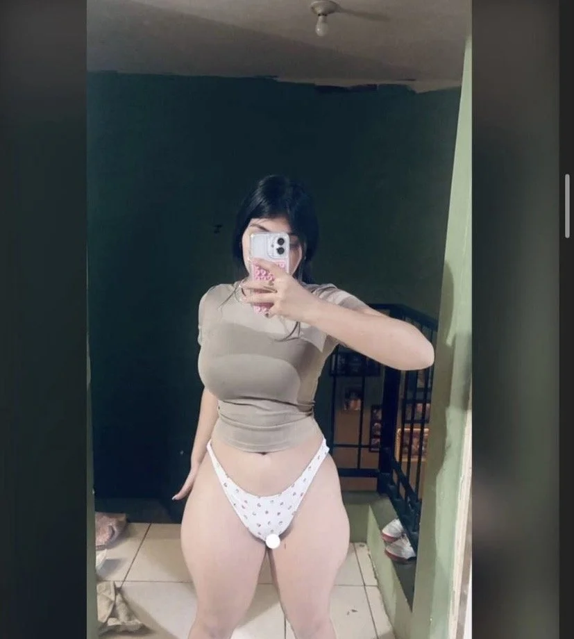 mery_mayneez buenísima tik toker mexicana tetona y su amiga xio image 5