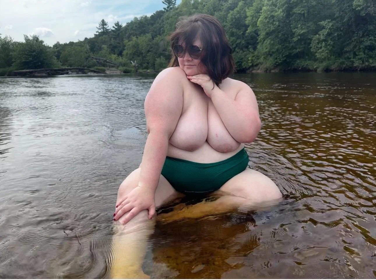 Midwest BBW flashes her tits in public while canoeing. Pinches and licks her own nipples. main image