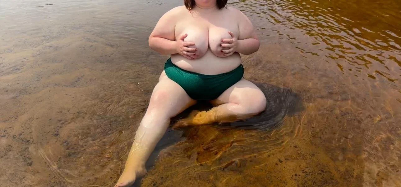 Midwest BBW flashes her tits in public while canoeing. Pinches and licks her own nipples. image 3