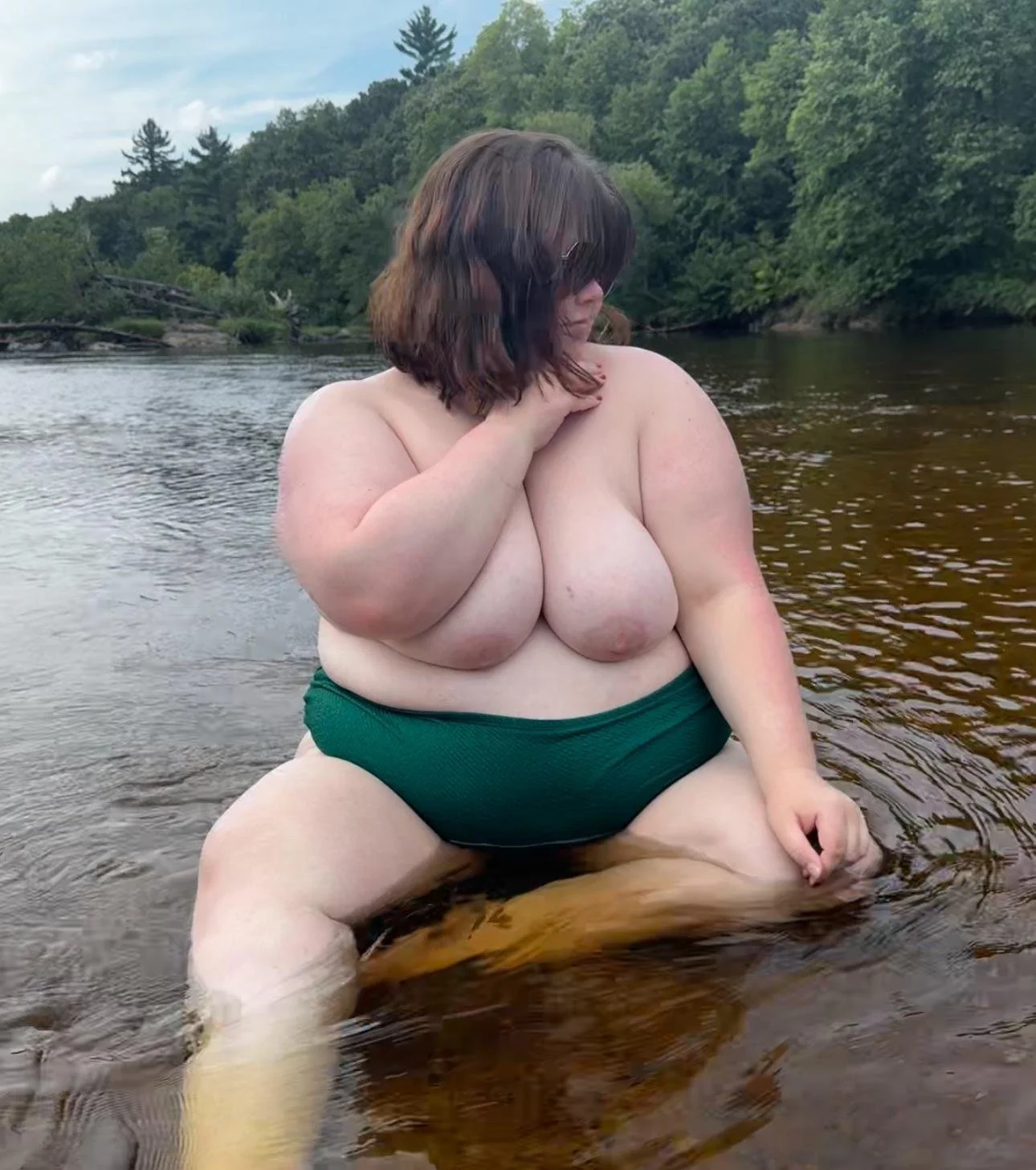 Midwest BBW flashes her tits in public while canoeing. Pinches and licks her own nipples. image 4
