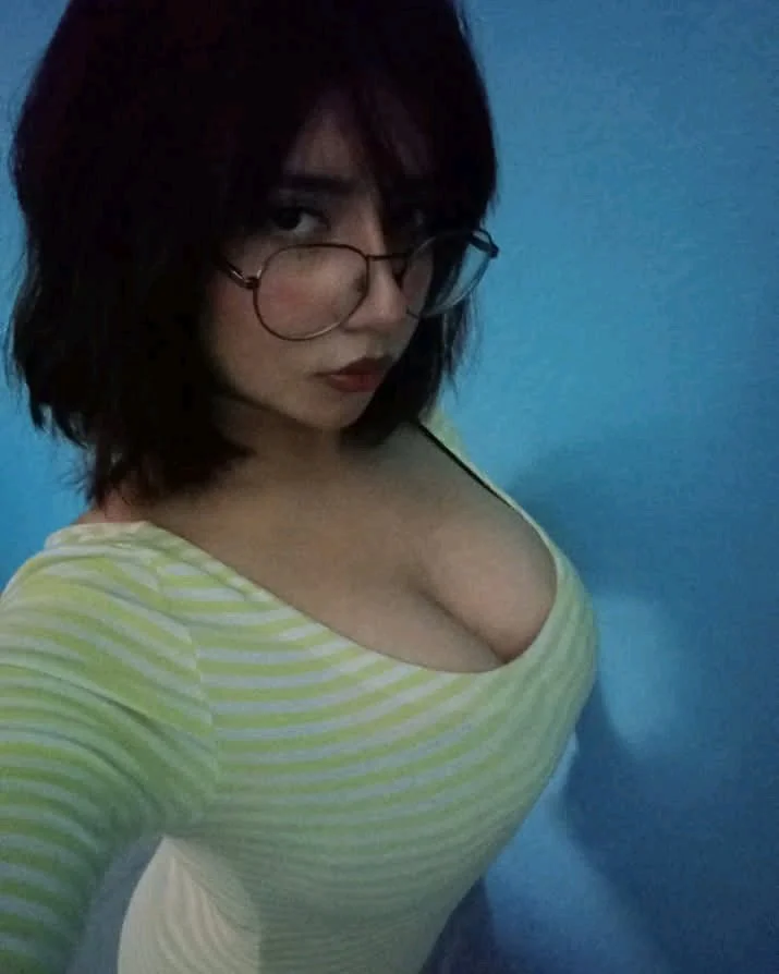 Wendy linda puta chichona con hermosas tetas y buen culito image 3